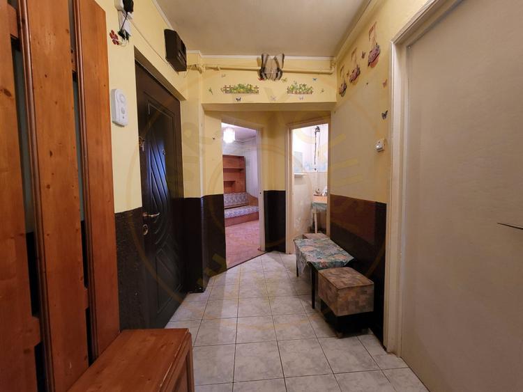 De Vanzare apartament 3 camere Micro 16