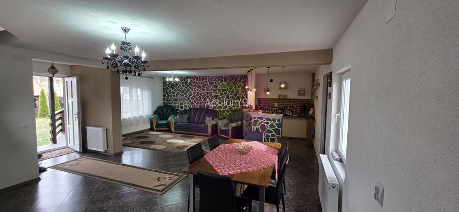 Vila de vacanta cu 4 camere de vanzare in Valea Doftanei