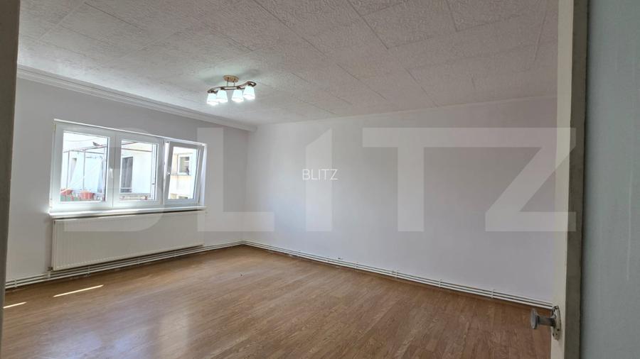 Apartament de vanzare, cu 3 camere, 76 mp, zona Micro 17 - 7