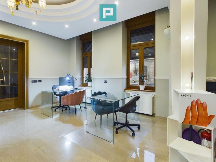 Post manichiură în salon Ultracentral
