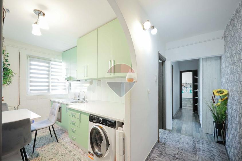 De vânzare apartament cu 2 camere, în zona Nufărul