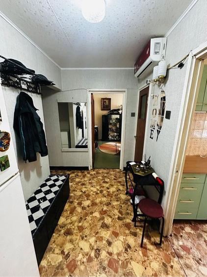 Apartament 3 camere, Bld. Brancoveanu. Decomandat.