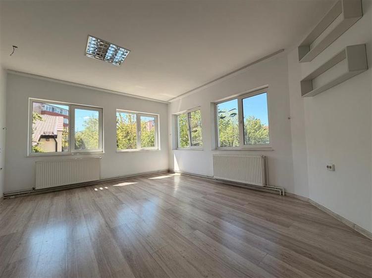 Spatiu comercial, 95 mp, Tractorul, Brasov