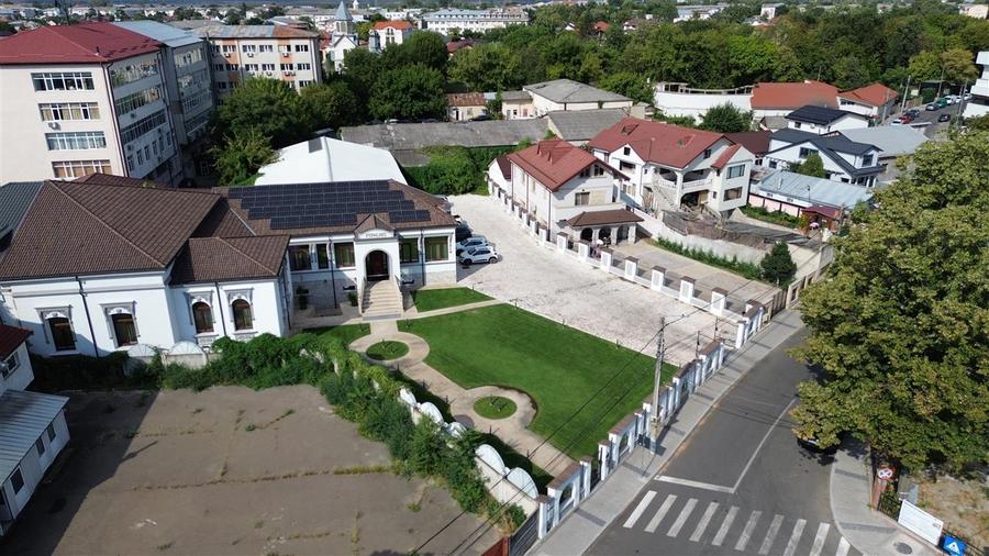 Spatiu Ultracentral 411 mp utili,S+P+1,1.500 mp teren, complet renovat