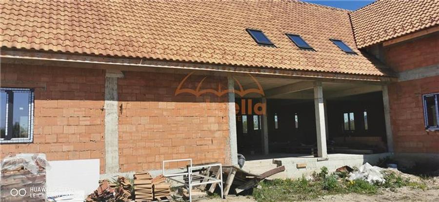 Vila - Pensiune de vanzare, 18 camere in Fundatura-Iclod, Cluj !