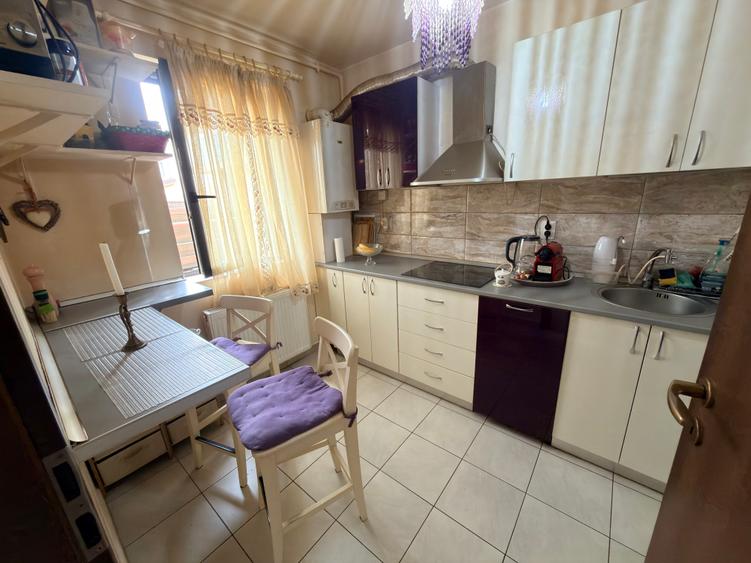 Casă tip capăt înșiruit – P+1+M, 4 camere – semi-mobilată și utilată