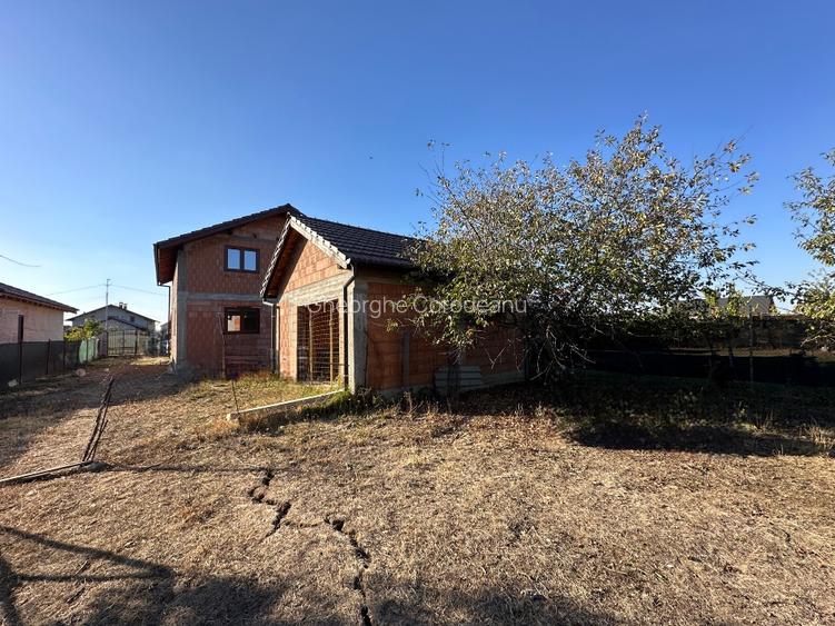 CASĂ NOUĂ, DE CALITATE SUPERIOARĂ, IN FÂNTÂNELE, ARAD | 180 mª | TEREN 1.090 Mp