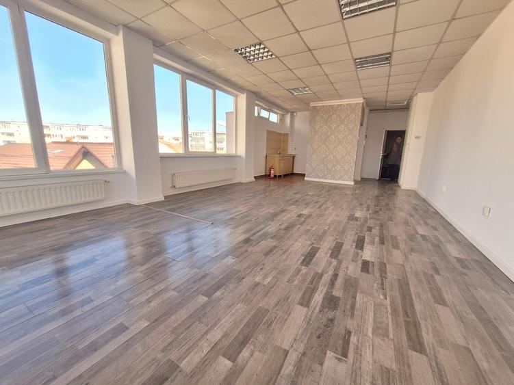 Cladire de birouri, in zona centrala, cu parcare, zona The Office