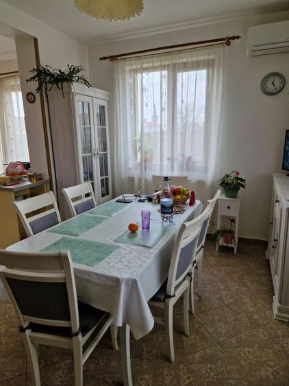 Mosnita Veche - Casa individuala cu 3 dormitoare si 2 garaje