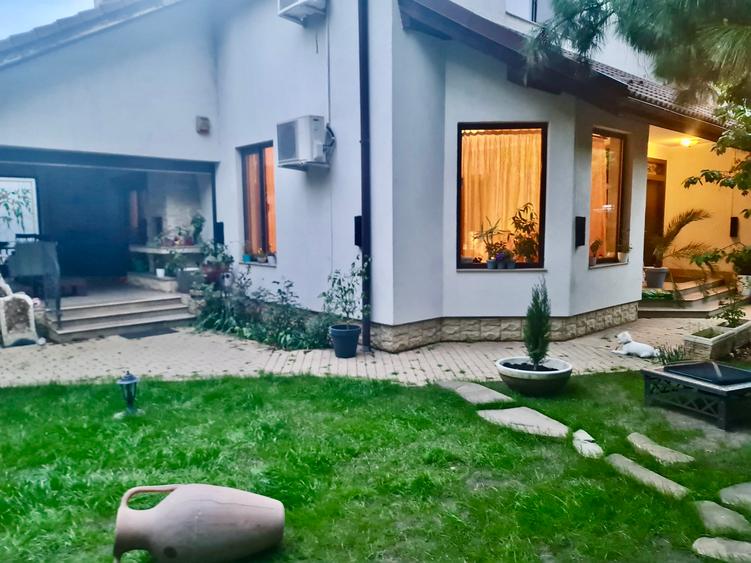 Vila spatioasa de inchiriat 7 camere cu gradina si terasa spectaculoasa