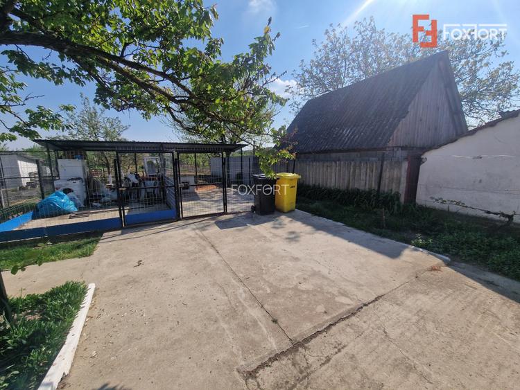 Casa individuala de vanzare cu 7 camere - Recas - 21