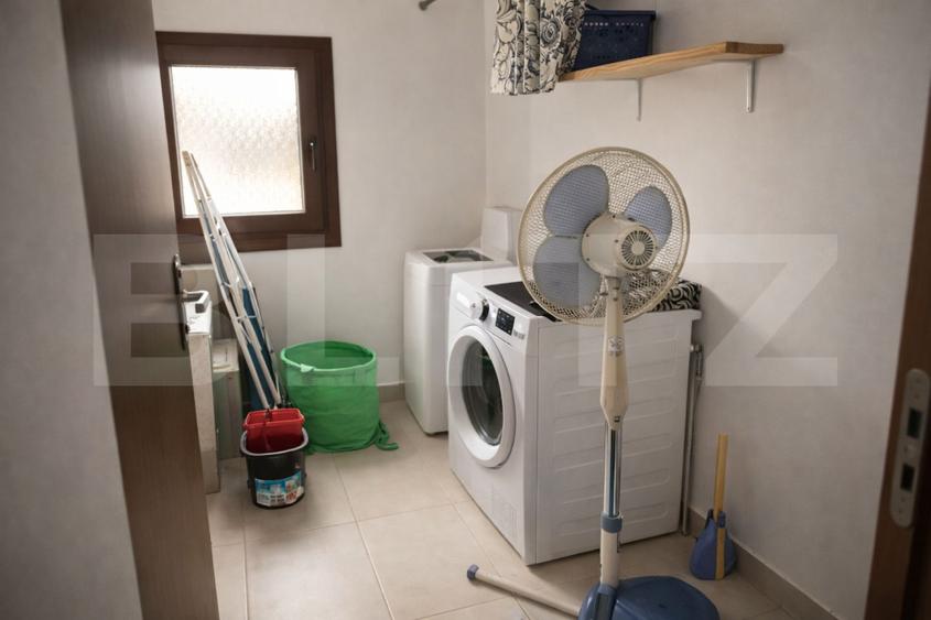 Casa individuala moderna cu panouri fotovoltaice, 600mp teren, 5 camere si garaj
