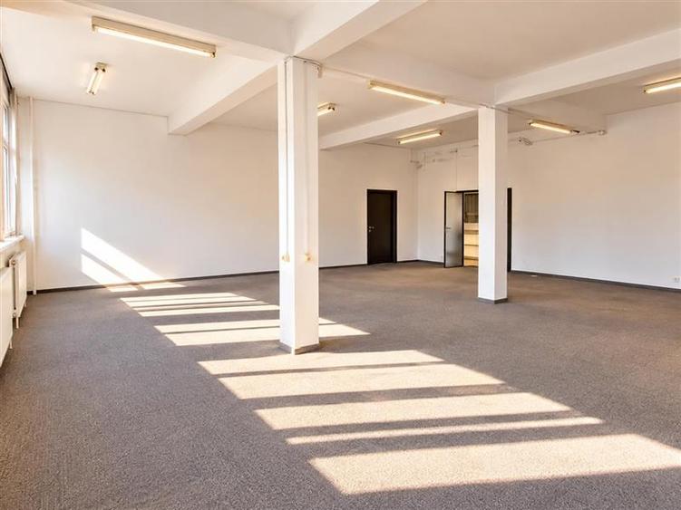 Spatiu birouri, cu 3 locuri parcare, Central, Brasov