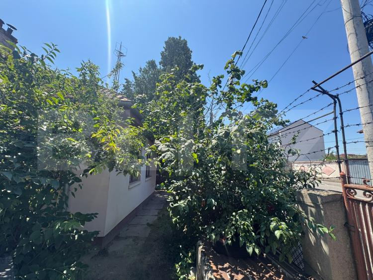 Casă pe teren de 427 mp, deschidere 15 ml, Catargiu, zona Bisericii