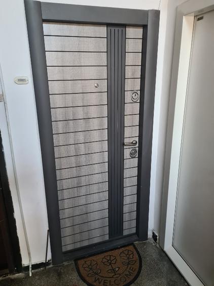 Apartament 4 camere / PARCARE / PROPRIETAR / ETAJ 2 / INEL 2
