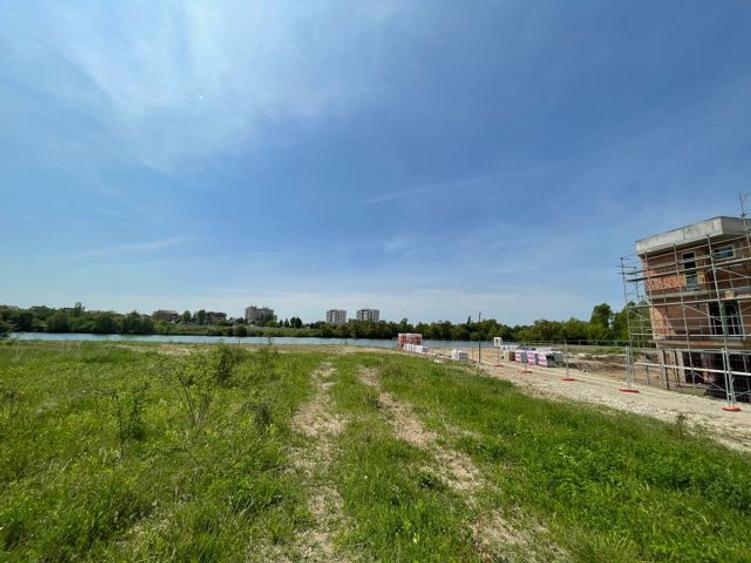 Teren Sisesti 9055 mp teren superb deschidere str lac 60 m