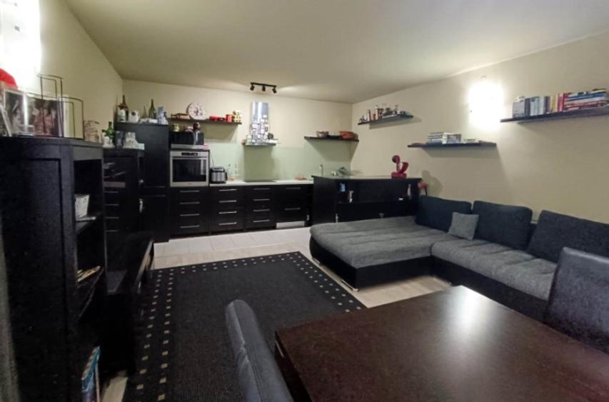Imobil 3 apartamente, posibilitate spatiu comercial stradal Bdul Grivitei