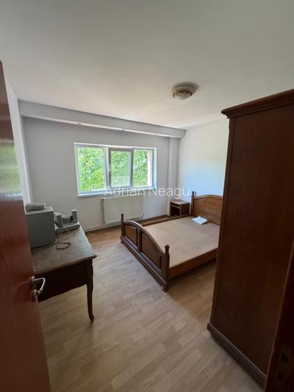 Apartament 3 camere, decomandat - 3