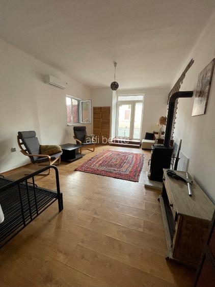Casa singulara, 1 apartament, intrare din strada - 2