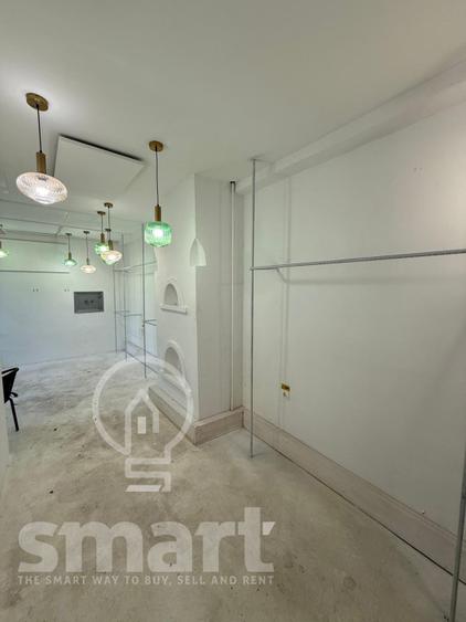 Casa în centrul istoric cu spațiu comercial și parcare proprie Zona 0