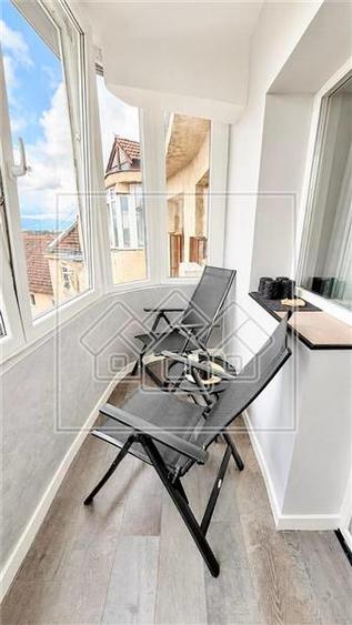 Apartament tip duplex de inchiriat in Sibiu – 5 camere, 119,5 mp si 2 balcoane –