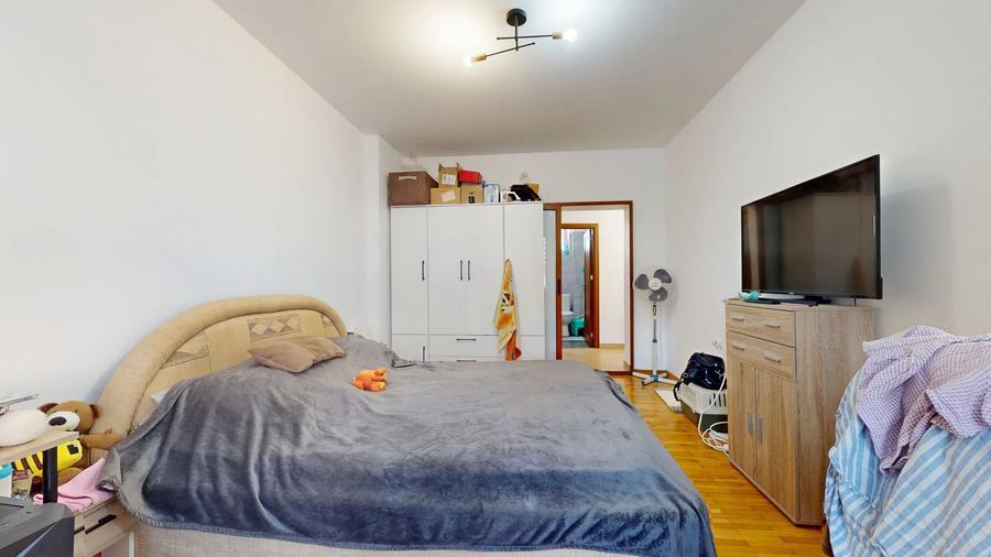Apartament decomandat langa liceul de informatica,vanzare sau schimb