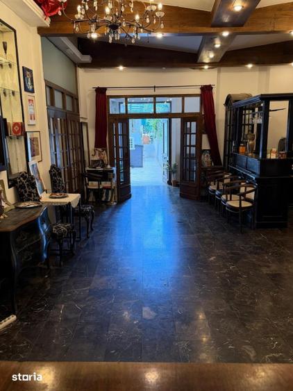BISTRO CAFE | ARCUL DE TRIUMF |