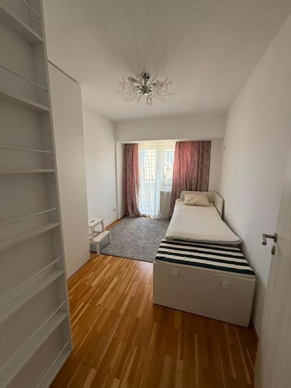 Bd. Unirii, Piata Alba Iulia, 4 camere mobilat si utilat, cu loc de parcare