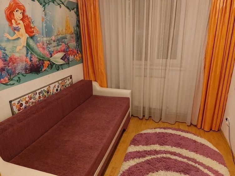 De vânzare apartament 3 camere decomandat et intermediar