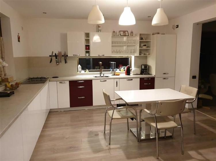 EXCLUSIVITATE, Casa 5 camere, 650 mp Teren, Carpinis-Tarlungeni, Brasov