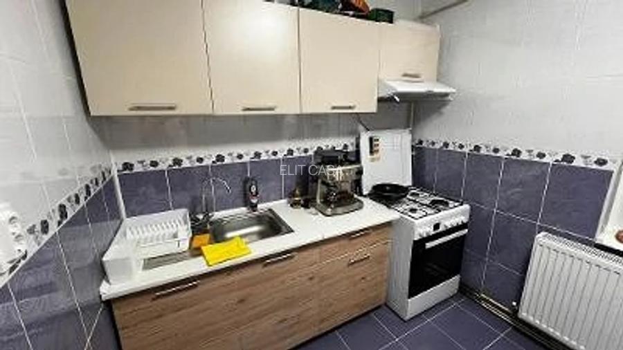 Apartament cu 3 camere, 2 bai, DECOMANDAT, zona Nicolina