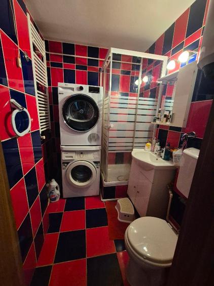 Vand apartament 3 camere Giulesti