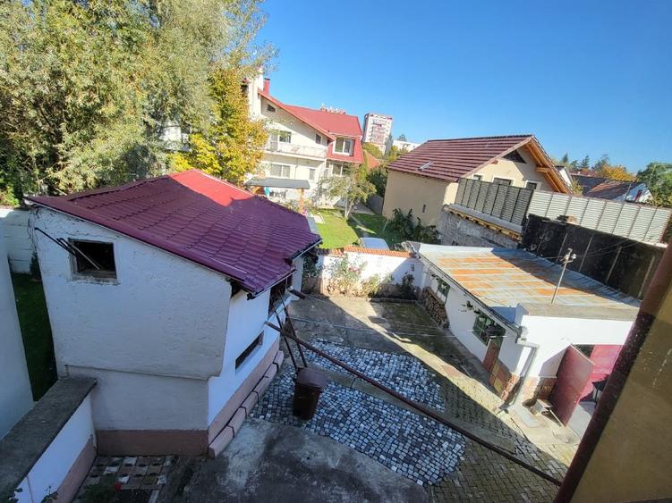 Casă cu curte proprie si garaj în zonă centrală | Str. Decebal, Brașov