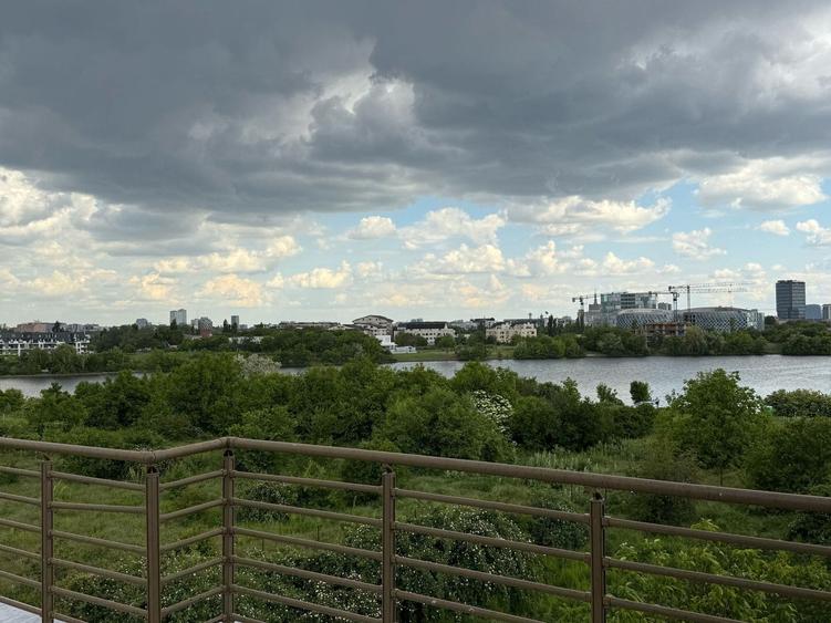VILA I VEDERE CATRE LAC I GREEN LAKE