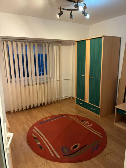Apartament cu 3 cam, decomandat, 85mp utili, Bd. Decebal langa Piata Alba Iulia