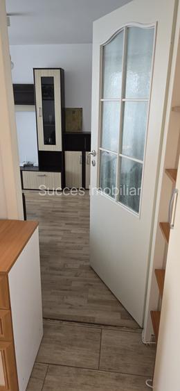 1 Mai - Clucerului, 2 camere, etaj 10,dec, proaspat renovat,mobilat modern, €450