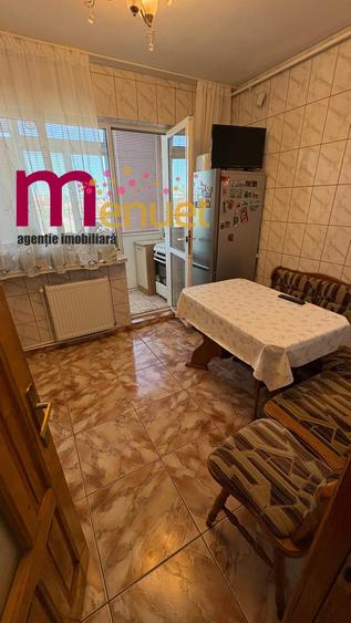 Apartament 3 camere,Central,etaj 8,gaze,mobilat