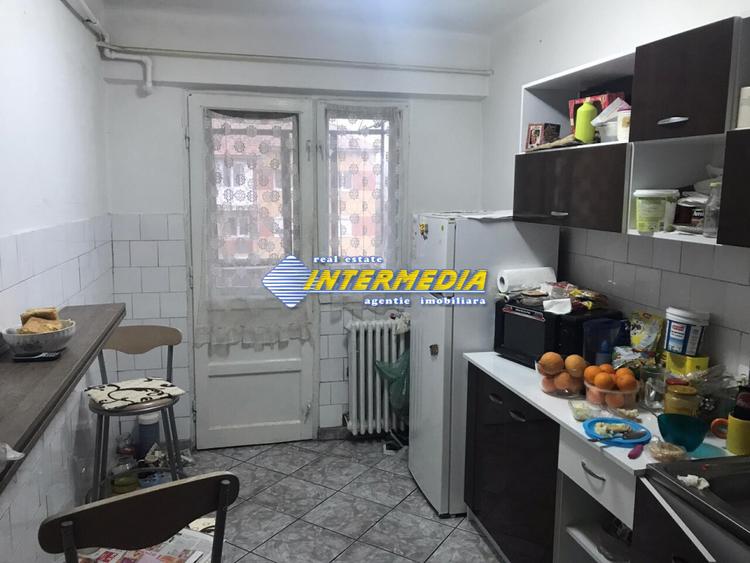 Vanzare apartament 4 camere deco bai 2 balcoane CETATE Closca bloc proprietate