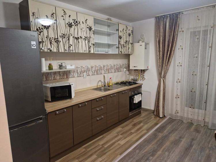 Apartament 2 camere, Șesul de Sus, parcare inclusă, la 2 min de stația de bus!