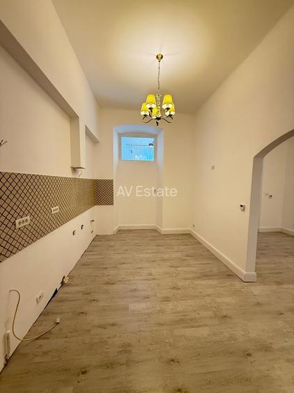 MT250 Apartament 3 camere, de vanzare -Piata Libertatii, cladire istorica - 10