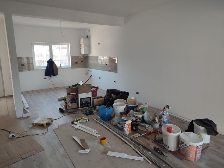 Sacalaz, 1/2 Duplex pe Etaj, 4 Camere,2 Bai,Terasa Acoperita