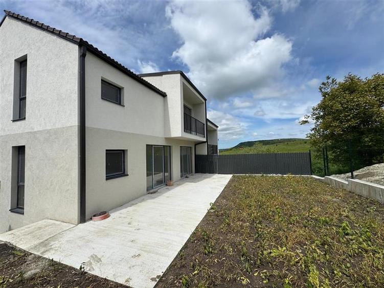 Casa Tip Duplex situata in Chinteni!