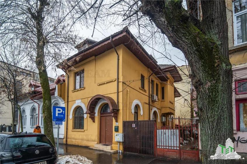 Vila de vanzare - Zona Victoriei | Pretabil birouri, clinica sau rezidential