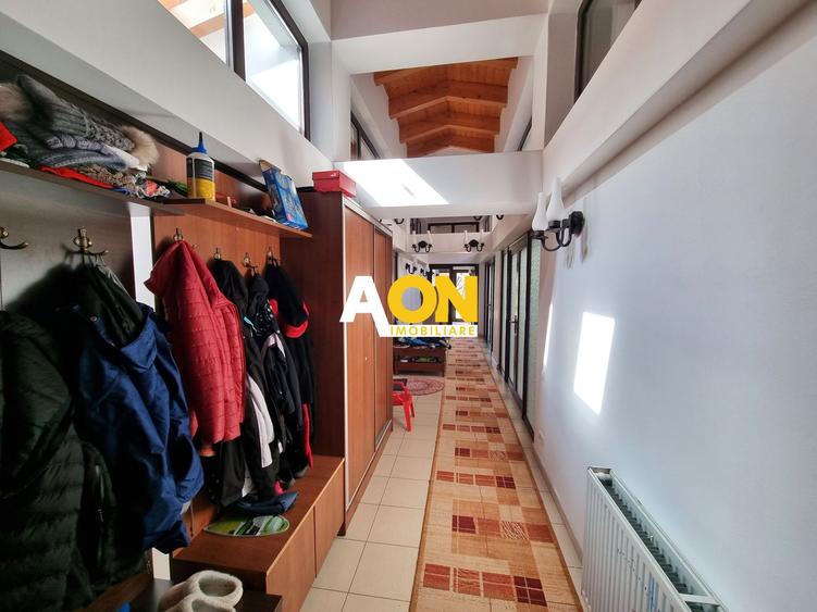 Casa de vanzare 5 camere, 980 teren, zona Piata Cetate