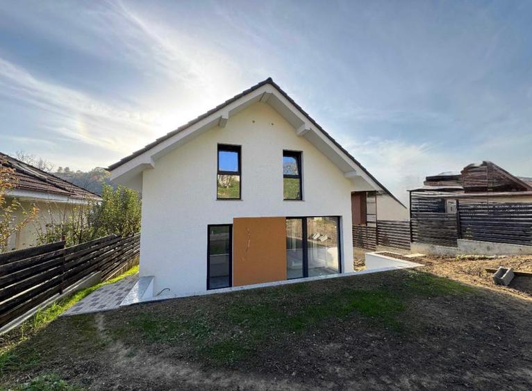 Casa individuala | 152 mp utili | 655 mp teren | Tauti