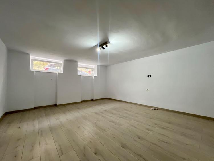 Apartament cu 2 camere, 40 mp utili, demisol - Zona Balcescu