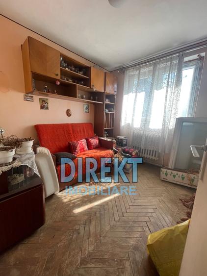 Apartament 3 camere de vanzare, Bulevardul Decebal - Liceul Liviu Rebreanu