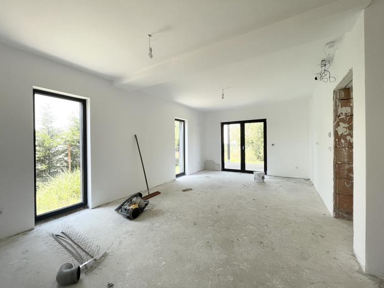 Duplex cu 5 camere despartit prin spatiu tehnic - Urseni