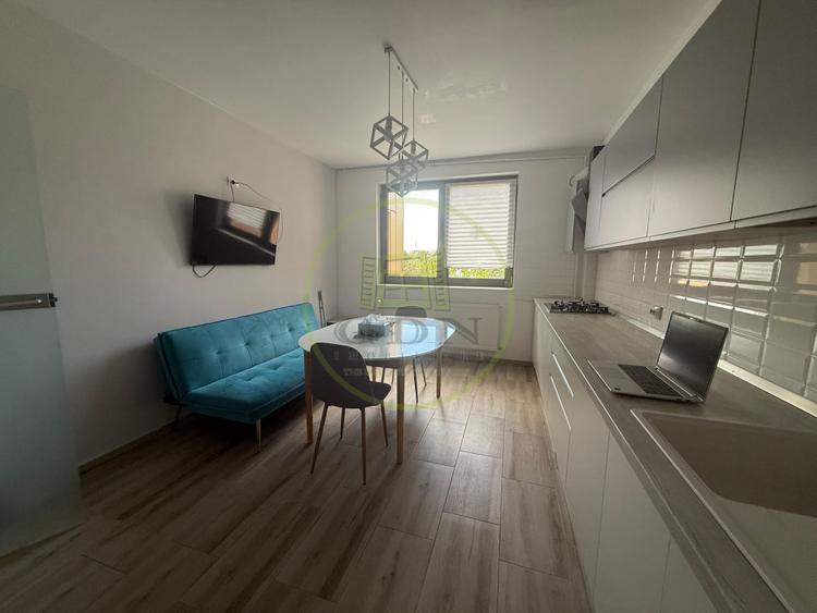 Apartament 3 camere, 126.5 mp, Centru, zona Liceul CFR