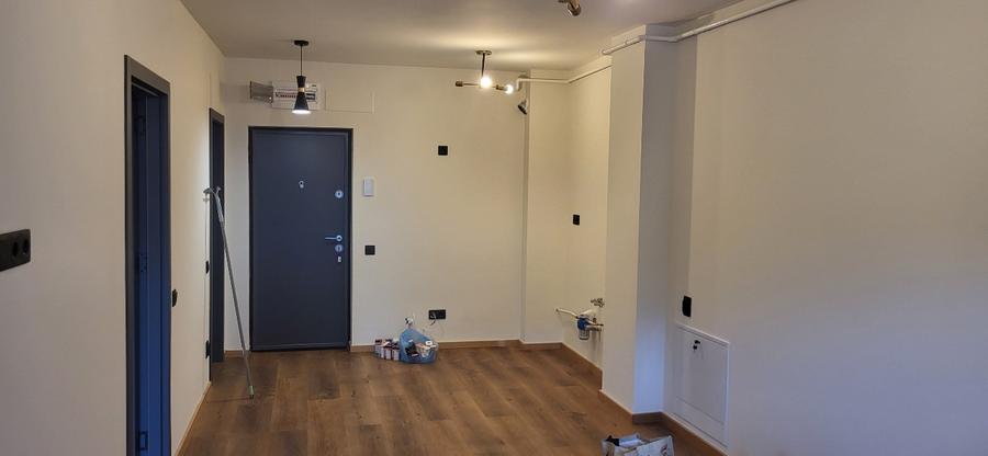 Ofer pentru chirie apartament nou, apropiat de facultatile din Baia Mare!